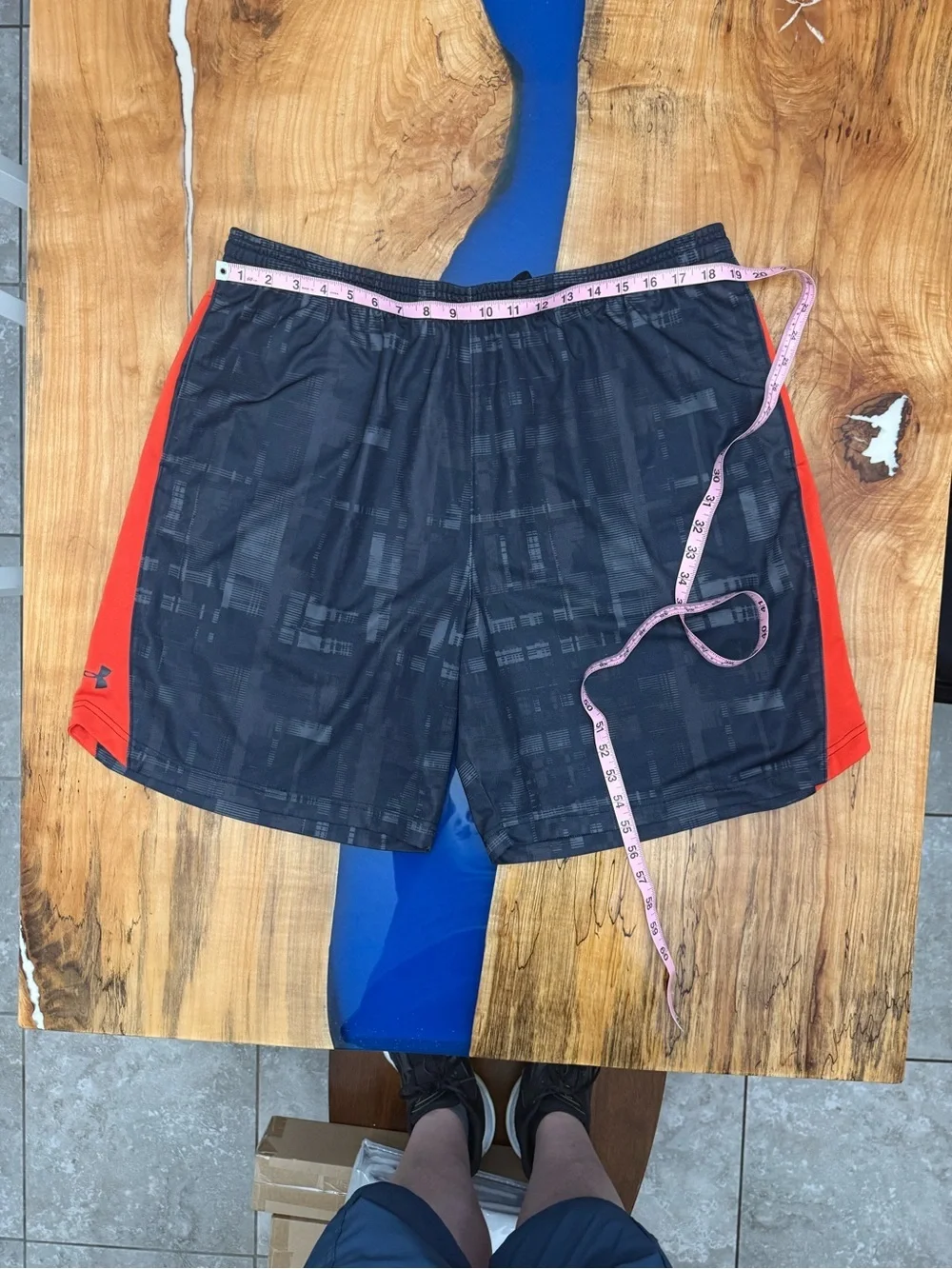 Under Armour 2XL Black Red Athletic Gym Shorts